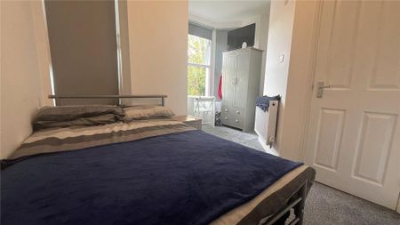 6 bedroom terraced house to rent - Photo 5