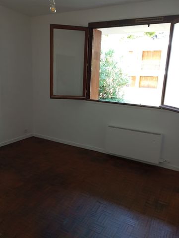 Appartement 1 pièces 20m2 MARSEILLE 9EME 530 euros - Photo 3