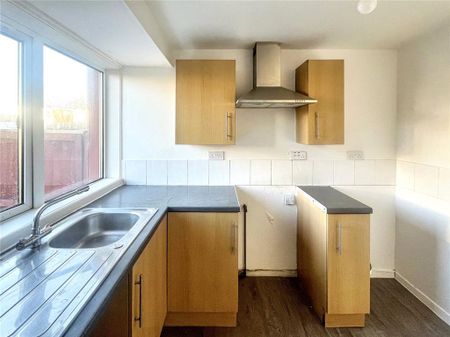 3 bedroom terraced house to rent - Photo 5