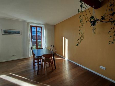 Location Appartement 3 pièces 84m² - Photo 3