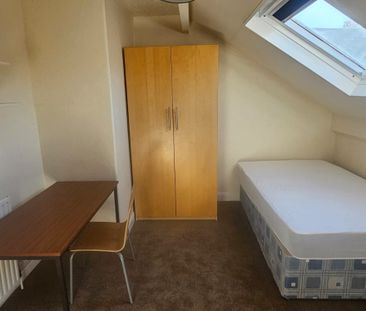 4 Bed - 6 Winfield Terrace, Woodhouse, Leeds - LS2 9BD - Student - Photo 1