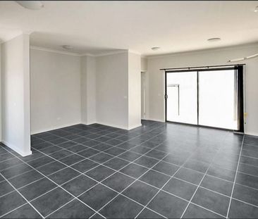 Charming Craigieburn Home Awaits You - Photo 6