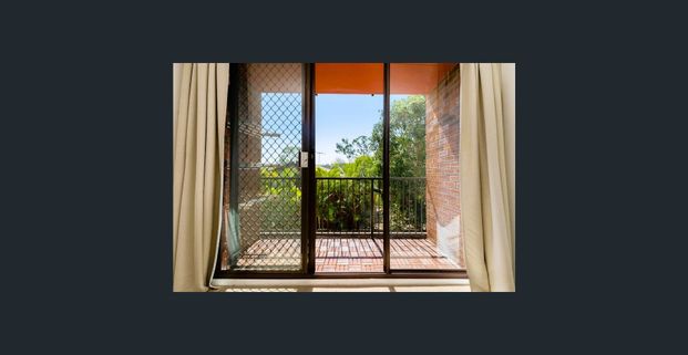 Bright & Modern 2-Bedroom Unit in Leafy Taringa – Perfect Location! - Photo 1