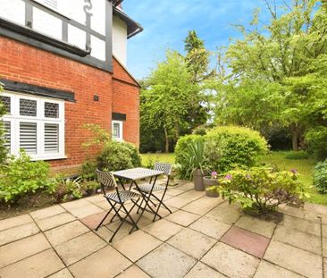 Sandy Lane, Woking, Surrey, GU22 8BA - Photo 1