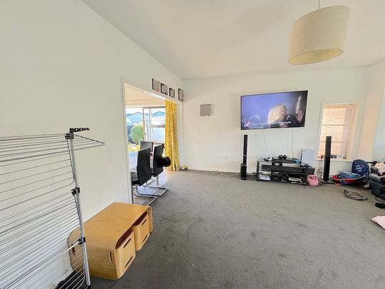 A home with newish renovations - Photo 1