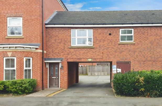 3 bedroom Flat To Let - Photo 1