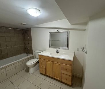 For Lease - 281 The Queensway Drive, Georgina, Ontario - Photo 6