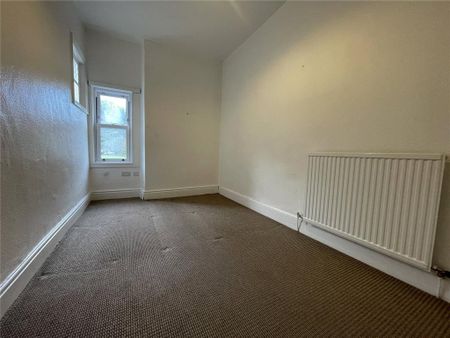 4 bedroom apartment to rent - Photo 3