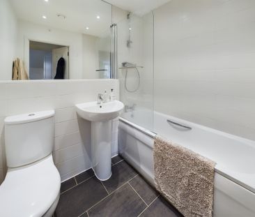 18 Mackintosh Street, Bromley, BR2, London - Photo 5