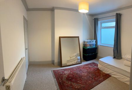 2 Bed Terraced House, Gloucester Street, BS5 - Photo 2