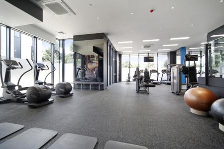 1 Bed Flat, Horizons Tower, E14 - Photo 3