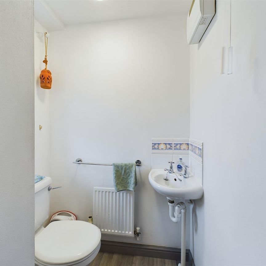 Pallingham Drive, Maidenbower - Photo 1