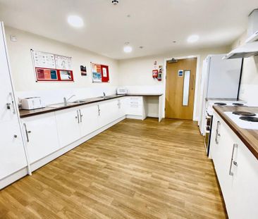 1 bedroom private hall to rent - Photo 3