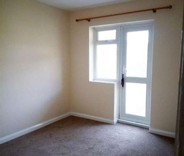 Courts Road, Earley, Reading, RG6 - Photo 4