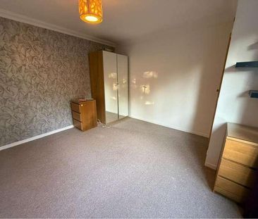 Slough, Berkshire, SL2 - Photo 5