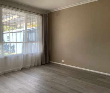 34 Sainsbury Avenue, Greensborough, VIC - Photo 5