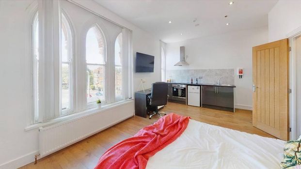 Studio to rent - Photo 1