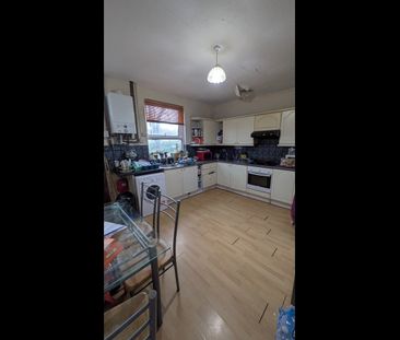 Room in a Shared House, Burley Lodge Road, LS6 - Photo 5