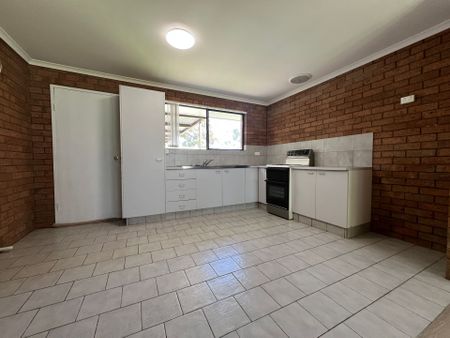 Century 21 Central West - 02 6862 1265 - Photo 2