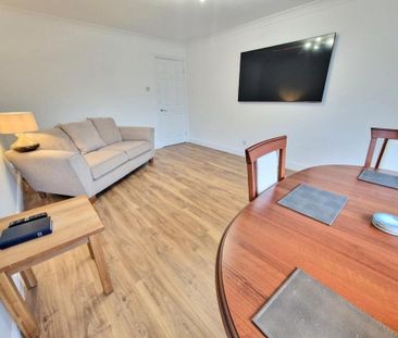 2 bedroom semi-detached bungalow to rent - Photo 2