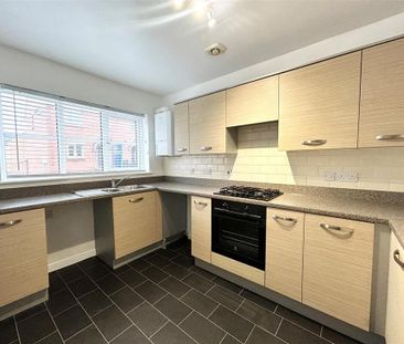 3 bedroom semi-detached house to rent - Photo 1