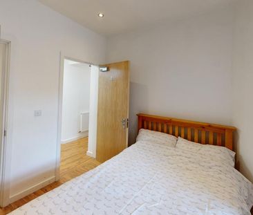 4 bedroom terraced house to rent - Photo 1