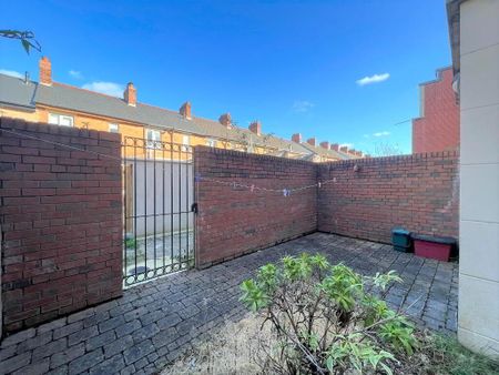 26 Ashley Courtyard, 1a Fane Street, Belfast, BT9 7JS - Photo 5