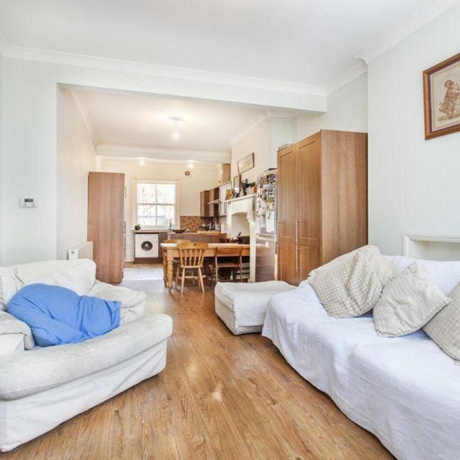 6 bedroom house to rent - Photo 1