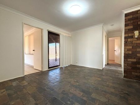 Family Home in Peaceful Edensor Park! - Photo 3