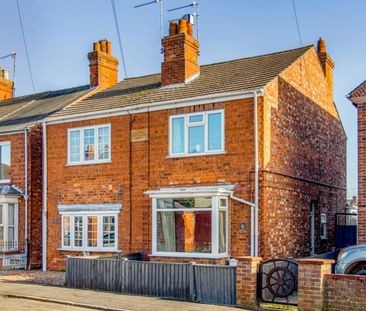 Semi-detached house to rent on - Photo 1