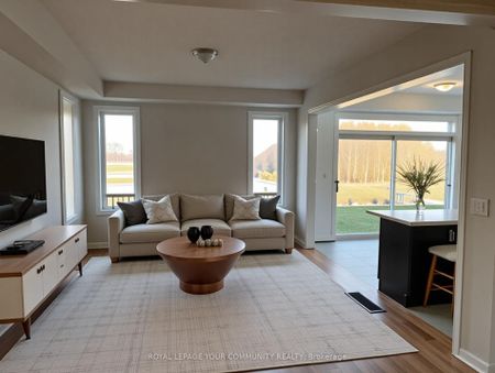 For Lease - 154 Terry Fox Drive, Barrie, Ontario - Photo 2