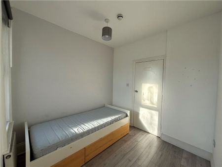 Maybury Road, Woking, Surrey, GU21 5JR - Photo 2