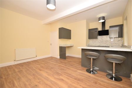 104a, Town Street, Armley, Leeds, West Yorkshire, LS12 3HN - Photo 5