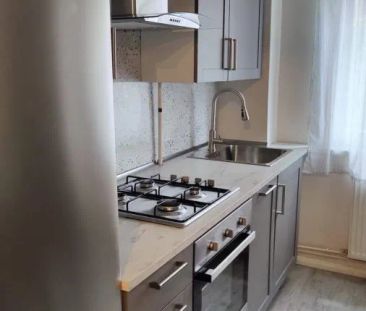 Apartament modern cu 3 camere de închiriat – Zona Torontal - Fotografie 2