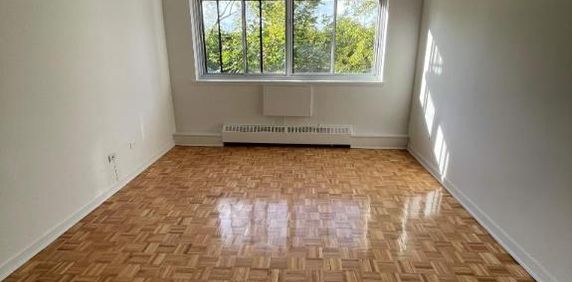 2 CH - 1 SDB - St-Laurent - $1,695 /mo - Photo 2