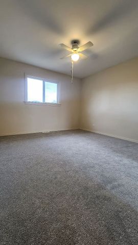 Kamloops: 5 bd, 2 bath with in law suite - Photo 3