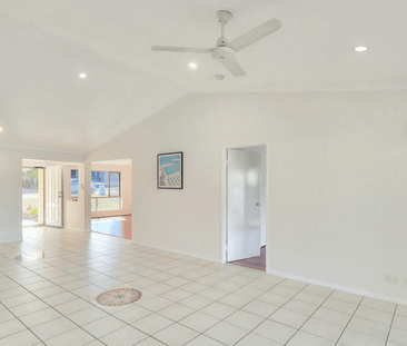 Spacious 5-Bedroom Home Near Parkland - Photo 2