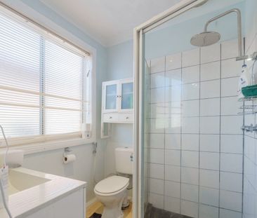 3 BEDROOM HOME IN CRANBOURNE WEST! - Photo 3