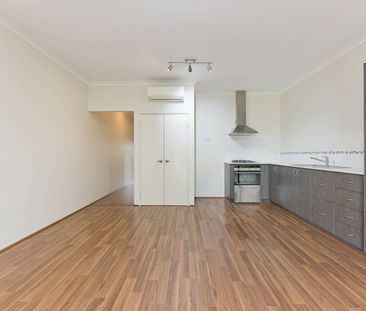 Charming Parkside Living in a Quiet, Convenient Location - Photo 6