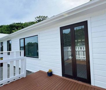 2-3 bedroom house. Close to shops and bus. - Photo 1