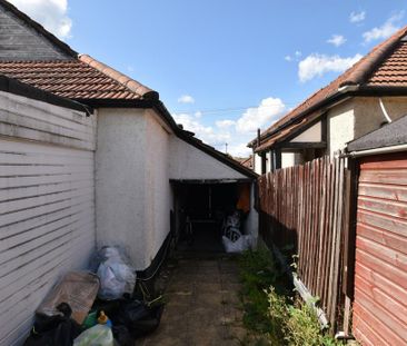 3 bedroom detached bungalow to rent - Photo 6