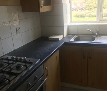2 Bed Flat, Goodmayes, IG3 - Photo 1