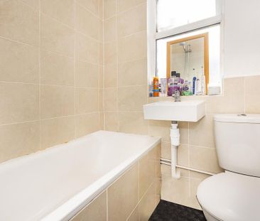 3 bedroom maisonette to rent - Photo 4