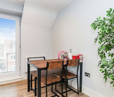 The Broadway, Farnham Common, Buckinghamshire,SL2 - Photo 6