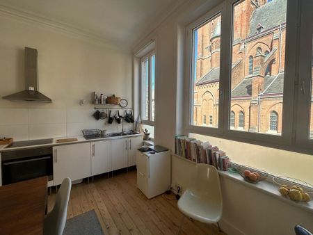 Charmant duplex appartement met huiselijk karakter in het hartje van Oostende! - Photo 4