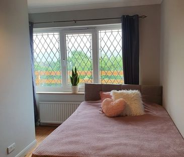 Room in a Shared House, Wheatfield Way, BN2 - Photo 4