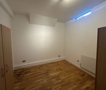 1 Bed Flat, Woodford Road, E7 - Photo 6