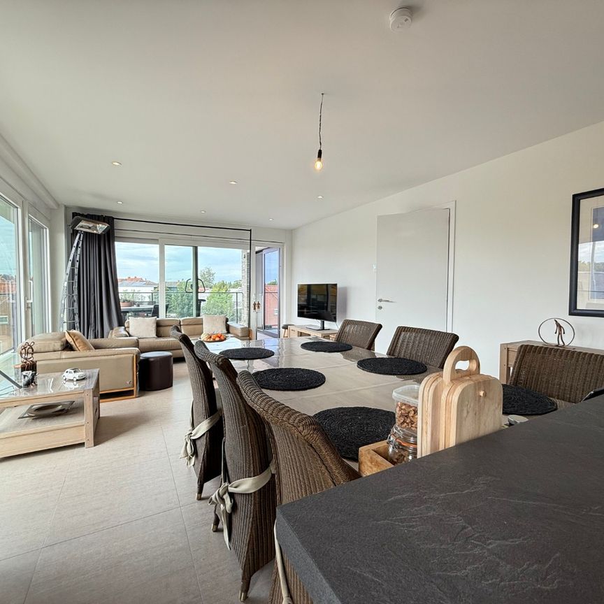 Instapklaar twee-slaapkamerappartement in Meulebeke. - Photo 1