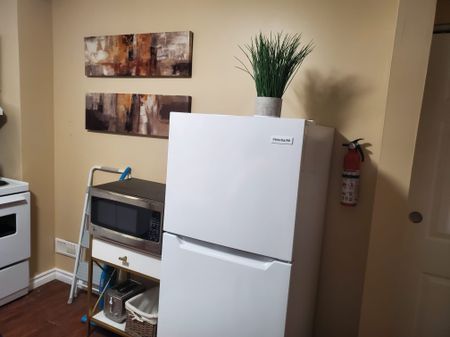 For Lease - 31 Raymond Street Unit# 1, St. Catharines, Ontario - Photo 4