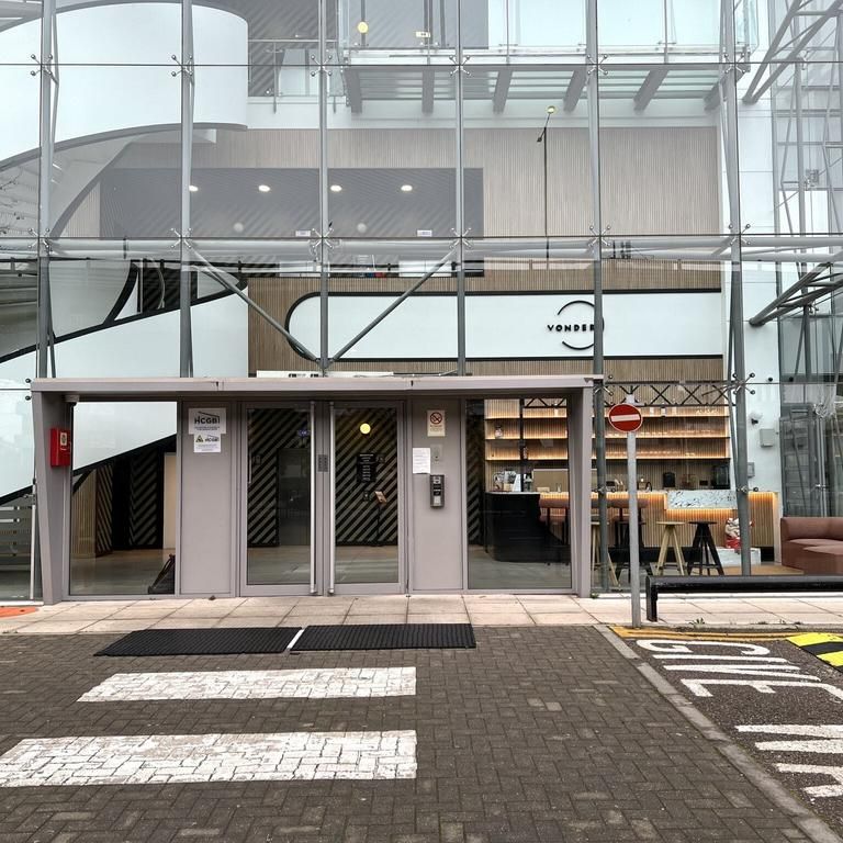 Studio to rent - Photo 1